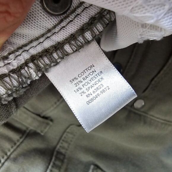 EUC CHRISTOPHER & BANKS SIGNATURE SLIMMING PETITE CAMO GREEN STRETCHY PANTS 12P - Picture 12 of 12